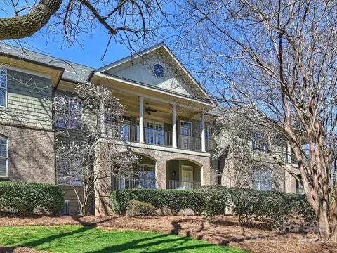 1123 Park West Dr, Charlotte, NC 28209