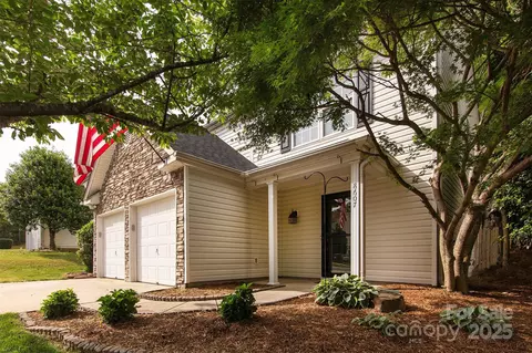 8607 Cedardale Ridge Ct, Charlotte, NC 28269