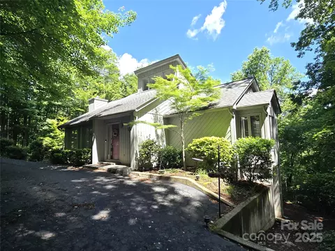 124 Cardinal Rd, Lake Lure, NC 28746