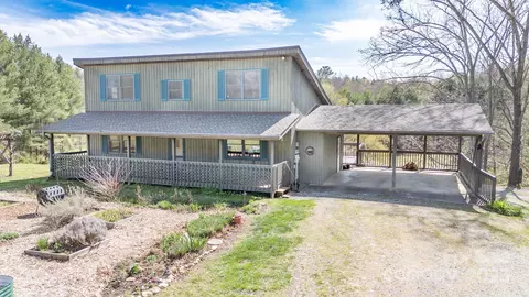 525 Patton Valley Dr, Nebo, NC 28761