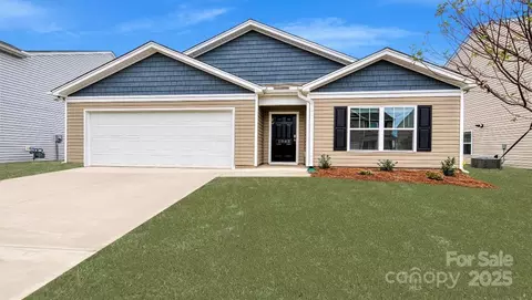220 Callie River Ct, Clyde, NC 28721