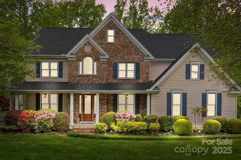 263 Fernbrook Dr, Mooresville, NC 28117