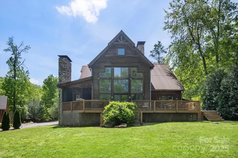 54 Cottage Grove Dr, Nebo, NC 28761