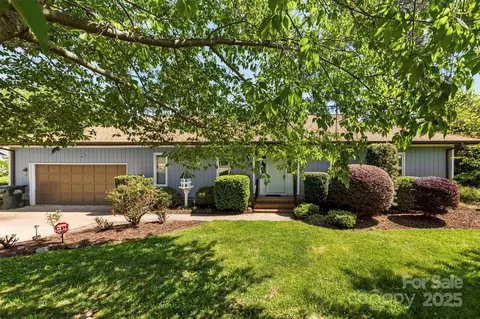 1012 Woodlark Ct, Gastonia, NC 28056