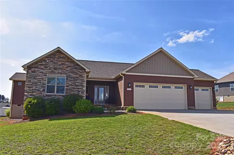 164 Castle Pines Ln, Statesville, NC 28625