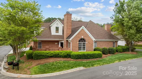 7502 Hurstbourne Green Dr, Charlotte, NC 28277