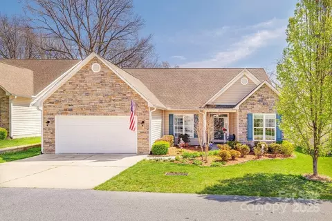 111 Eagle Creek S Trl S, Flat Rock, NC 28731