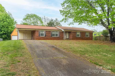 2429 Londonderry Rd, Kernersville, NC 27284