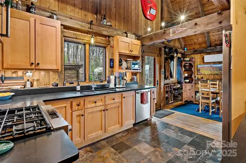 692 Hidden Acres Dr, Marion, NC 28752 photo 17
