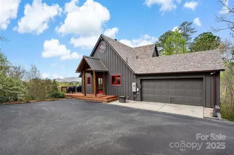 692 Hidden Acres Dr, Marion, NC 28752 photo 4