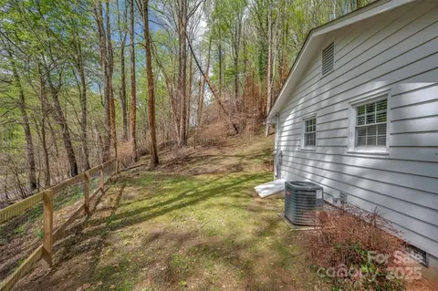 Exterior - 33 Valhalla Dr, Tryon, NC 28782 photo 3 of 4