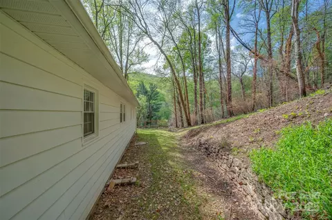 Exterior - 33 Valhalla Dr, Tryon, NC 28782 photo 4 of 4