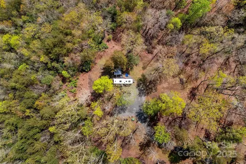 690 Hidden Acres Dr, Marion, NC 28752 photo 6