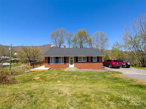 411 E Us Highway 19e Byp, Burnsville, NC 28714