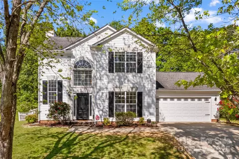 1807 Sugar Hollow Dr, Charlotte, NC 28214