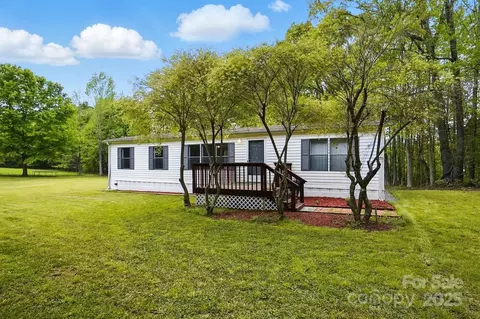 621 Harper Davis Rd, Lake Wylie, SC 29710