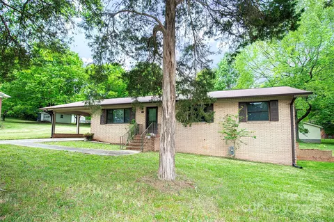 134 Piedmont Dr, Kannapolis, NC 28081