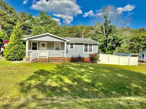9007 Mcmillian Dr, Harrisburg, NC 28075
