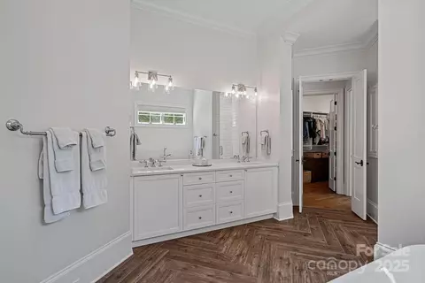 Bath - 503 Walnut St, Davidson, NC 28036 photo 1 of 7