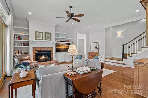 Living - 503 Walnut St, Davidson, NC 28036 photo 1 of 3