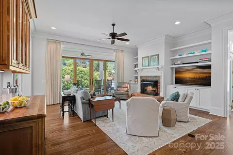 Living - 503 Walnut St, Davidson, NC 28036 photo 2 of 3