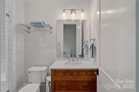 Bath - 503 Walnut St, Davidson, NC 28036 photo 3 of 7