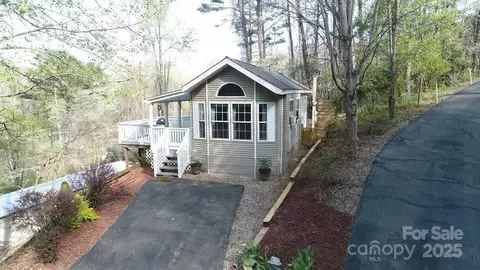 48 Homestead Ave, Bryson City, NC 28713