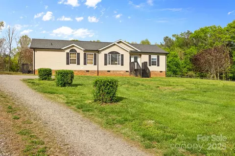 1821 Hopewell Church Rd, Hiddenite, NC 28636