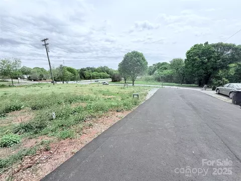 304 Elizabeth Dr, Gastonia, NC 28052