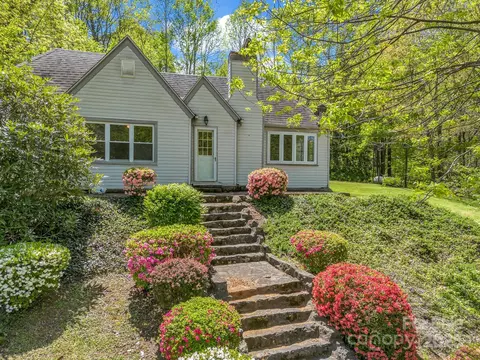 128 Washburn Rd, Lake Lure, NC 28746