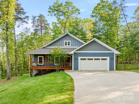 8 Clover Ridge Ln, Leicester, NC 28748