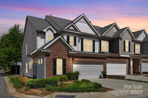 5908 Glassport Ln, Charlotte, NC 28210