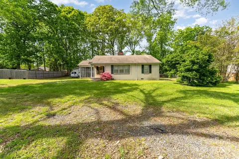 627 Gray Dr, Charlotte, NC 28213
