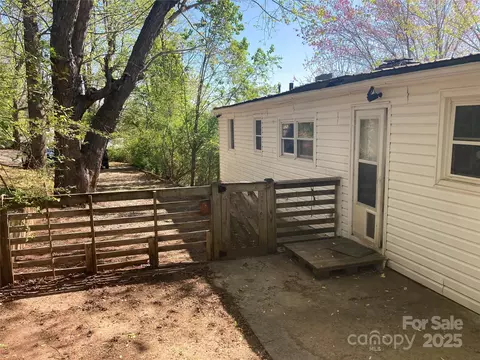 2212 Us 70 56 Hwy #5&6, Swannanoa, NC 28778
