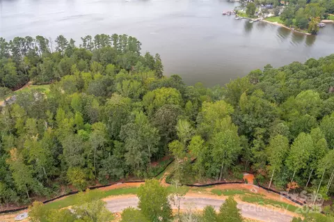 818 Lakeforest 6 Ln #6, Clover, SC 29710