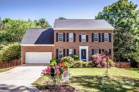 145 Meadow Pond Ln, Mooresville, NC 28117