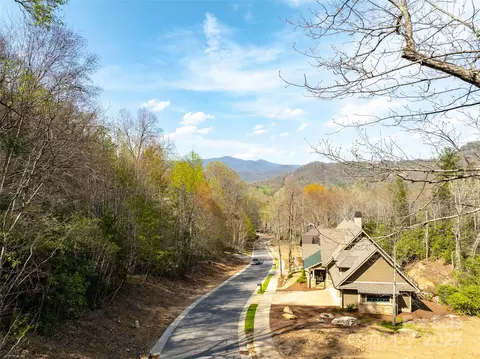 63 Old Lafayette Ln, Black Mountain, NC 28711