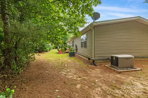 Exterior - 255 Jackson Loop Rd, Flat Rock, NC 28731 photo 3 of 4