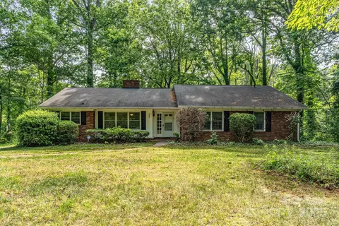 102 Forest Ct, Huntersville, NC 28078