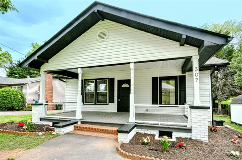 307 E 2nd St, Lowell, NC 28098