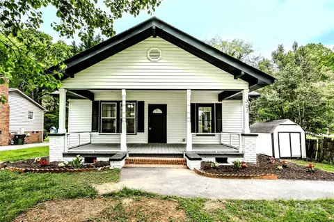 Exterior - 307 E 2nd St, Lowell, NC 28098 photo 2 of 4