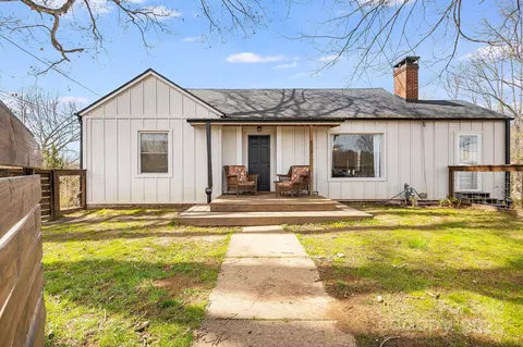 609 Bailey St, Mars Hill, NC 28754