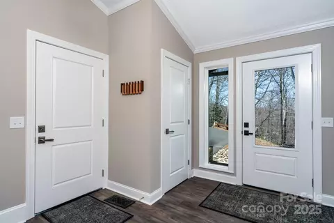 150 Squirrel Corn Ln, Sugar Mountain, NC 28604 photo 5