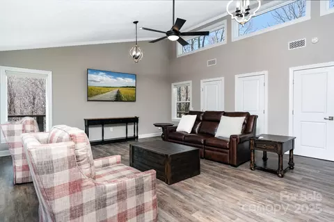 150 Squirrel Corn Ln, Sugar Mountain, NC 28604 photo 17