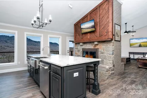 150 Squirrel Corn Ln, Sugar Mountain, NC 28604 photo 10