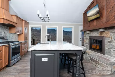 150 Squirrel Corn Ln, Sugar Mountain, NC 28604 photo 11