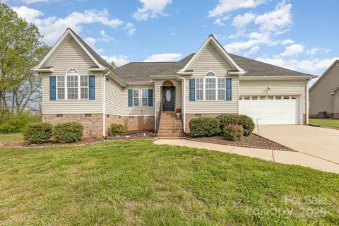 2941 Clear Ridge Dr, Trinity, NC 27370