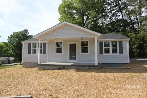 305 E Burnsville St, Wadesboro, NC 28170
