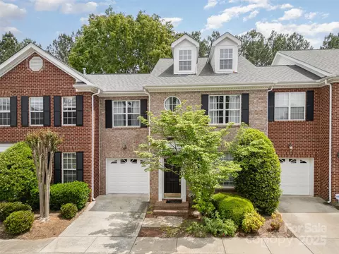 14457 Adair Manor Ct, Charlotte, NC 28277