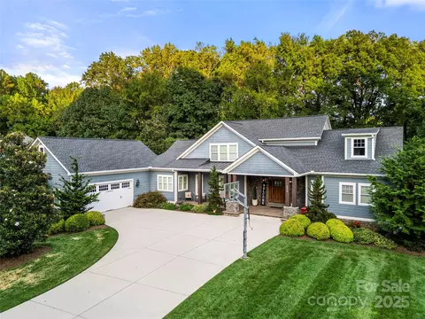 1068 Grant Dr, Denver, NC 28037